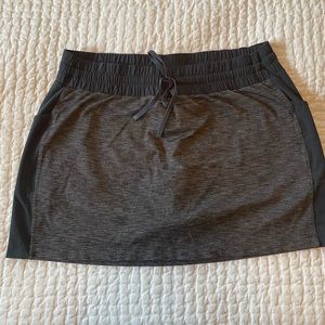 VGUC Athleta Excursion Skort Grey XL